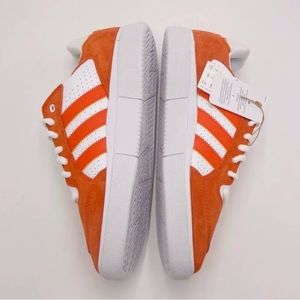 Size 10.5 adidas Tyshawn Low Collegiate Orange/Cloud White